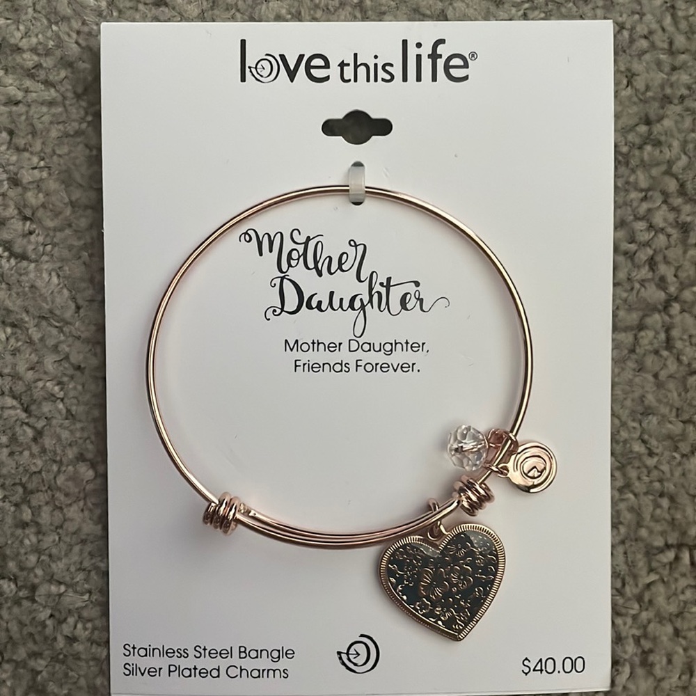 Never worn love this life mother daughter bracelet.